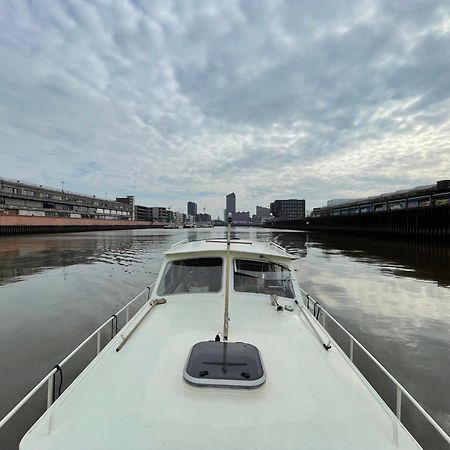 Suesses Motorboot - Bremen Ueberseestadt 外观 照片