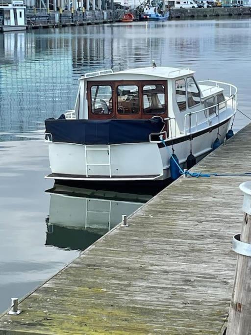 Suesses Motorboot - Bremen Ueberseestadt 外观 照片