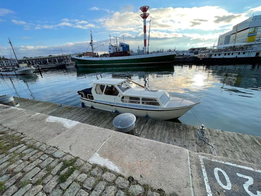 Suesses Motorboot - Bremen Ueberseestadt 外观 照片