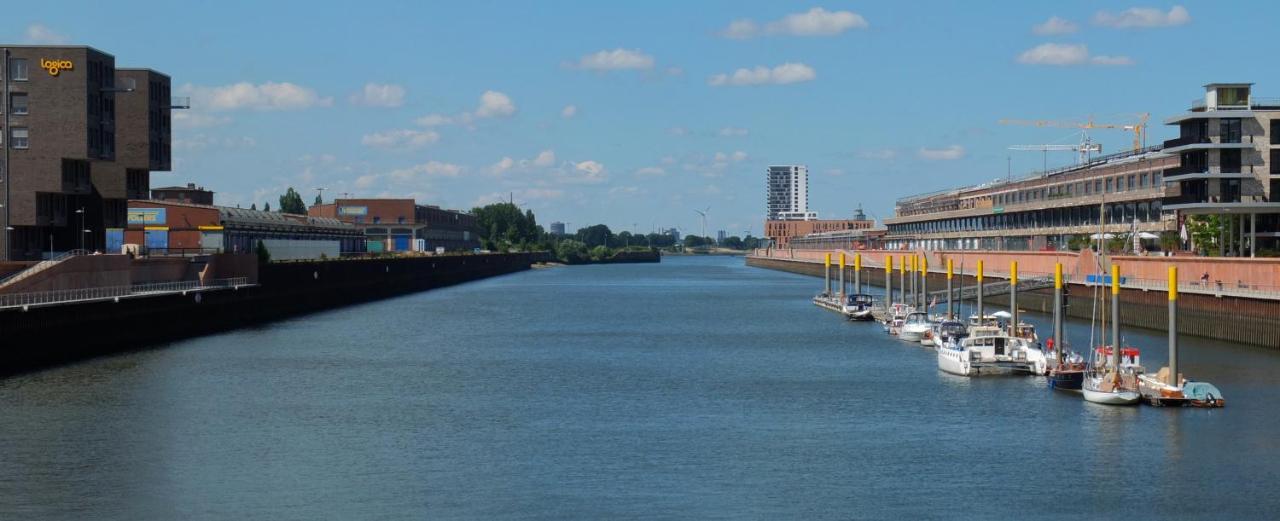 Suesses Motorboot - Bremen Ueberseestadt 外观 照片