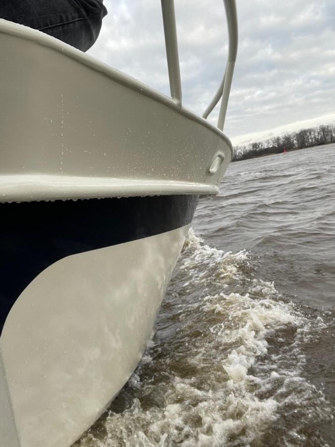 Suesses Motorboot - Bremen Ueberseestadt 外观 照片