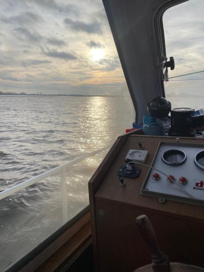 Suesses Motorboot - Bremen Ueberseestadt 外观 照片